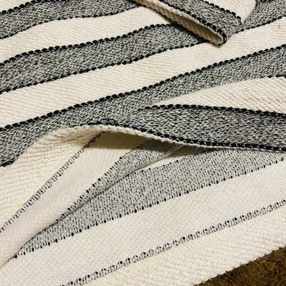 Ann Tafylor LOFT Half-sleeved Sweater - Picture 3 of 7